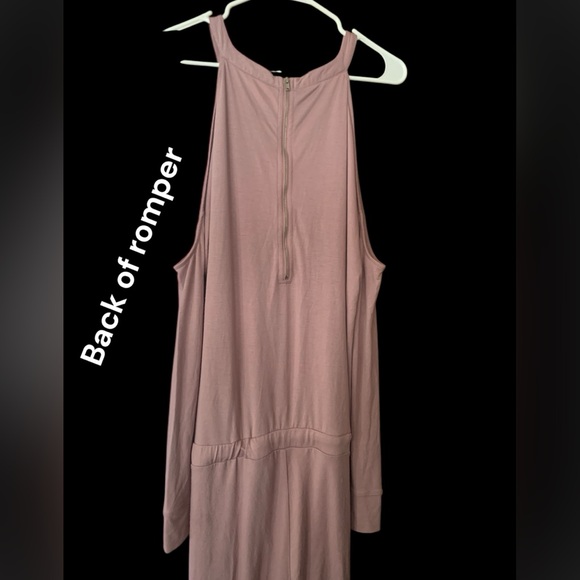 2X XXL NY & Co Pink Cold Shoulder drawstring waist Romper With Pockets! - Picture 3 of 6